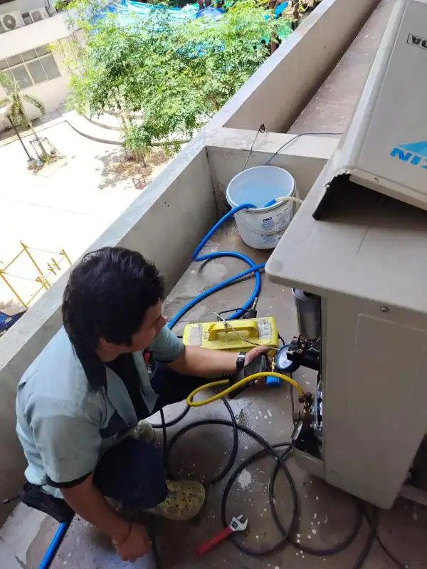 โครงการทำความสะอาดเครื่องปรับอากาศ คณะครุศาสตร์อุตสาหกรรม จำนวน 191 เครื่อง