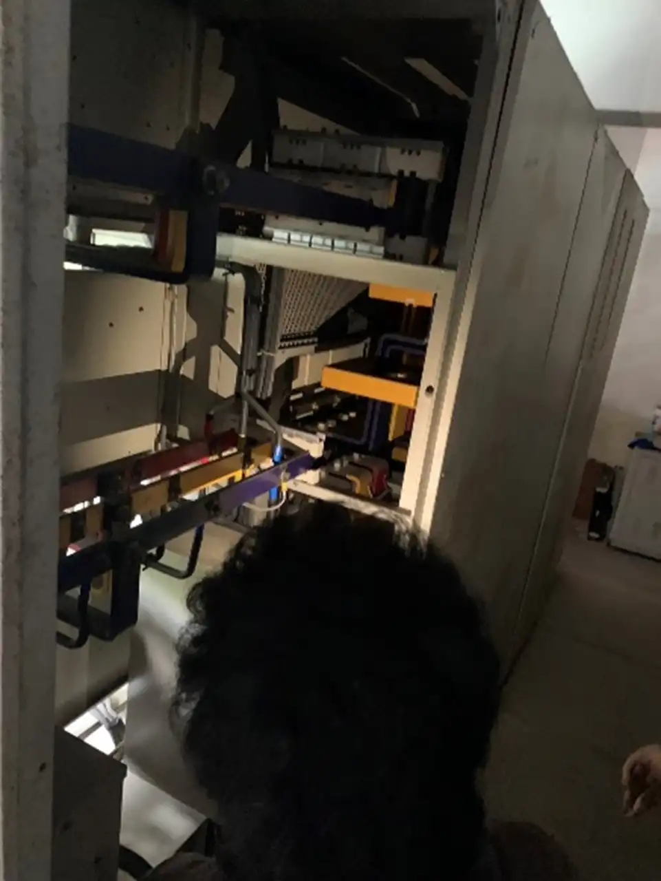 โครงการบำรุงรักษา ทำความสะอาด และทดสอบระบบระบบไฟฟ้าหลักของ อาคาร 52 และอาคาร 44 คณะครุศาสตร์อุตสาหกรรม จำนวน 7 ชั้น 