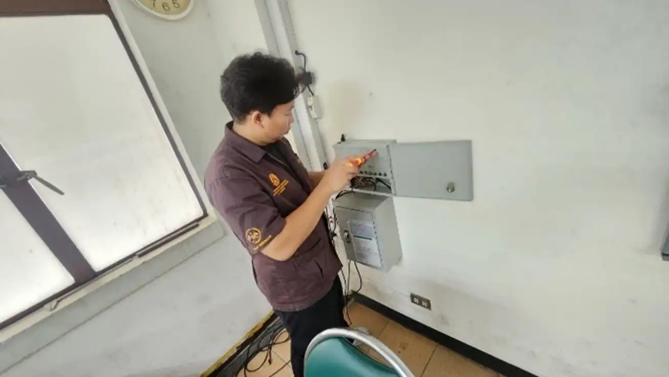 โครงการบำรุงรักษาระบบเครื่องเสียง ห้องเรียนรวม อาคาร 52 คณะครุศาสตร์อุตสาหกรรม จำนวน 27 ห้อง