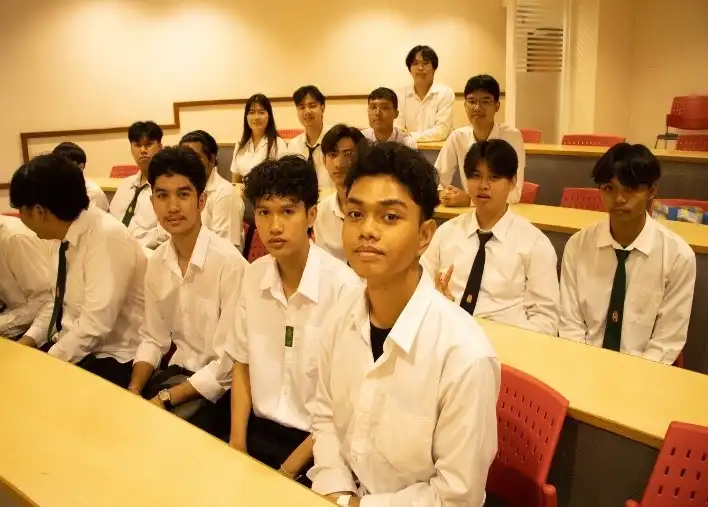 โครงการพัฒนานักศึกษาวิชาชีพครูช่างอุตสาหกรรมยุคใหม่ กิจกรรมเสริมสร้างการเข้าร่วมวันสำคัญเพื่อความรักชาติ ศาสนา พระมหากษัตริย์