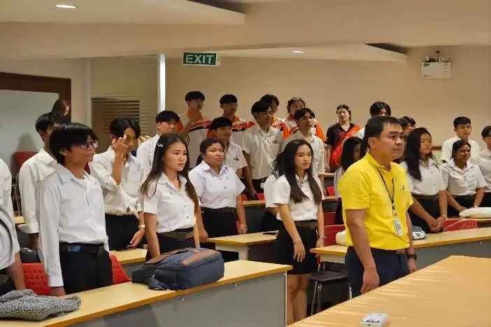 โครงการพัฒนานักศึกษาวิชาชีพครูช่างอุตสาหกรรมยุคใหม่ กิจกรรมเสริมสร้างการเข้าร่วมวันสำคัญเพื่อความรักชาติ ศาสนา พระมหากษัตริย์