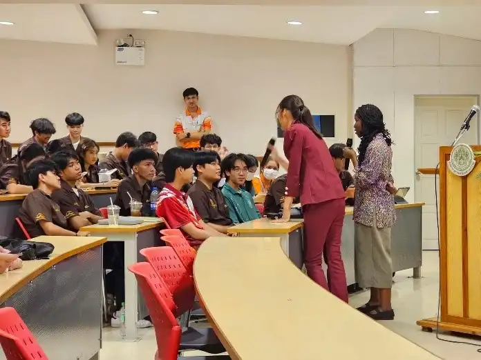 โครงการพัฒนานักศึกษาวิชาชีพครูช่างอุตสาหกรรมยุคใหม่ กิจกรรมส่งเสริมทักษะการสื่อสารภาษาไทยและภาษาอังกฤษสำหรับครู