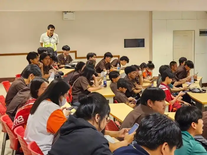 โครงการพัฒนานักศึกษาวิชาชีพครูช่างอุตสาหกรรมยุคใหม่ กิจกรรมส่งเสริมทักษะการสื่อสารภาษาไทยและภาษาอังกฤษสำหรับครู