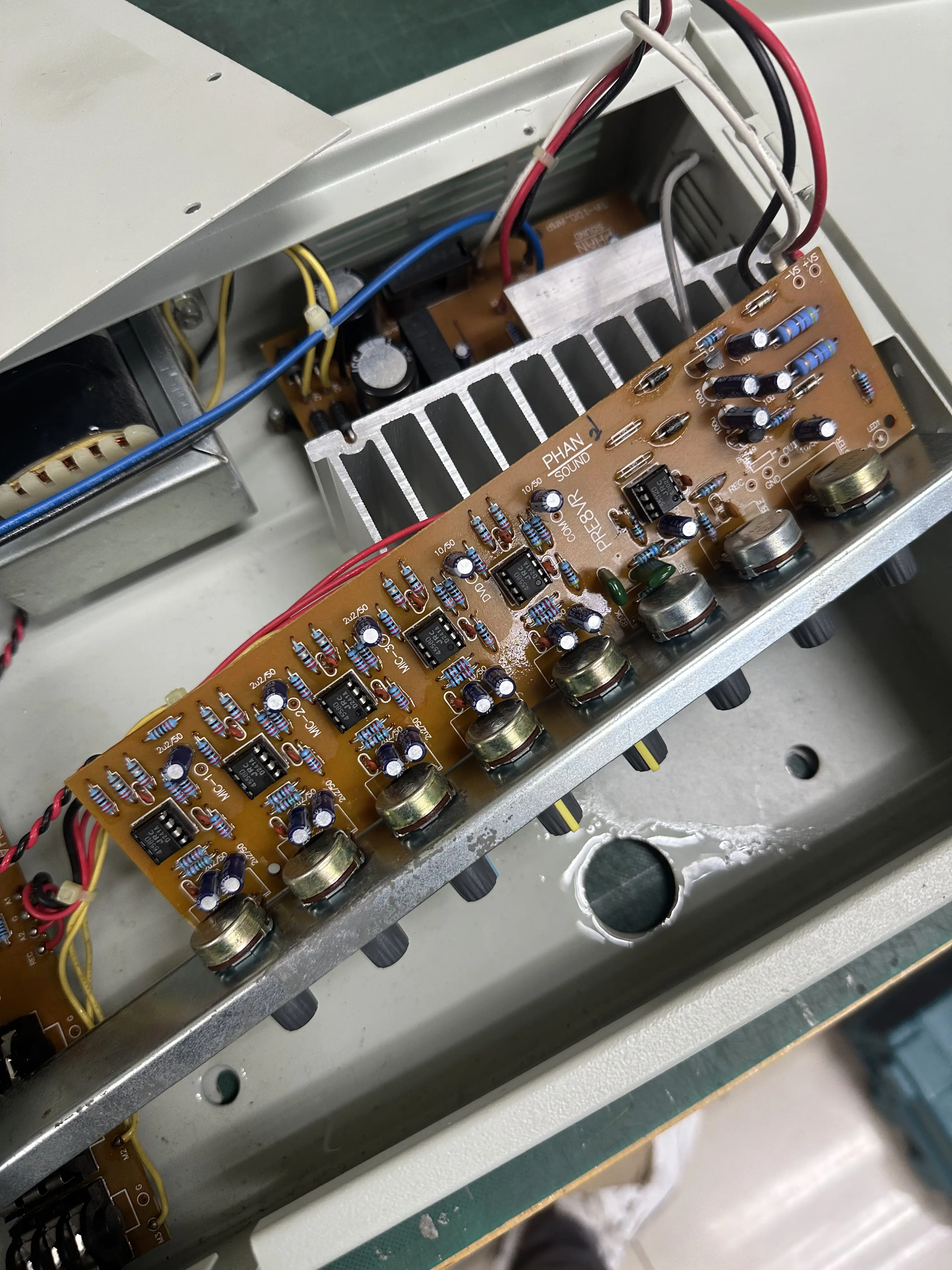 โครงการบำรุงรักษาระบบเครื่องเสียง ห้องเรียนรวม อาคาร 52 คณะครุศาสตร์อุตสาหกรรม จำนวน 27 ห้อง