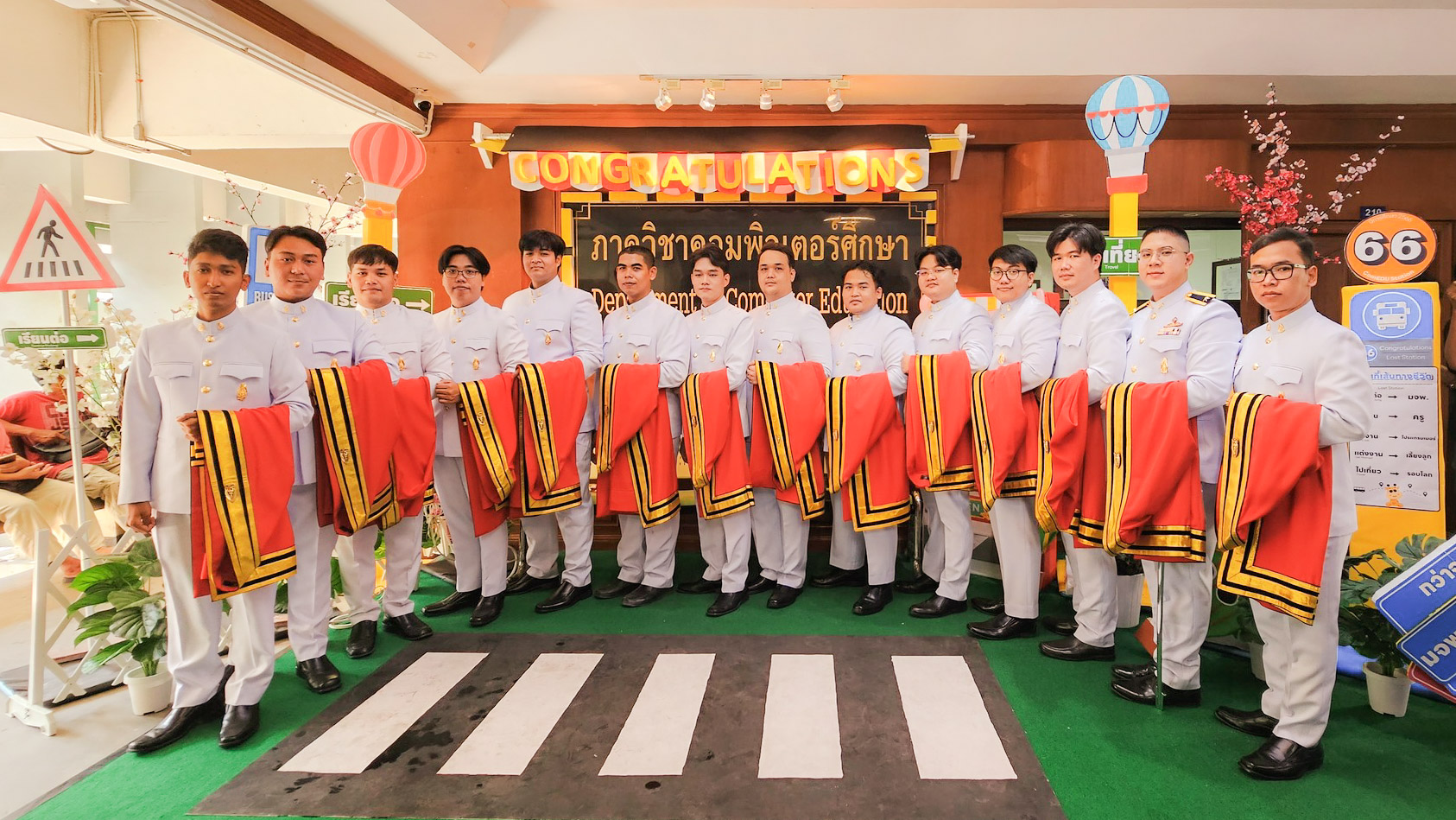 โครงการแสดงความยินดีแก่ผู้สำเร็จการศึกษา ประจำปีการศึกษา 2566