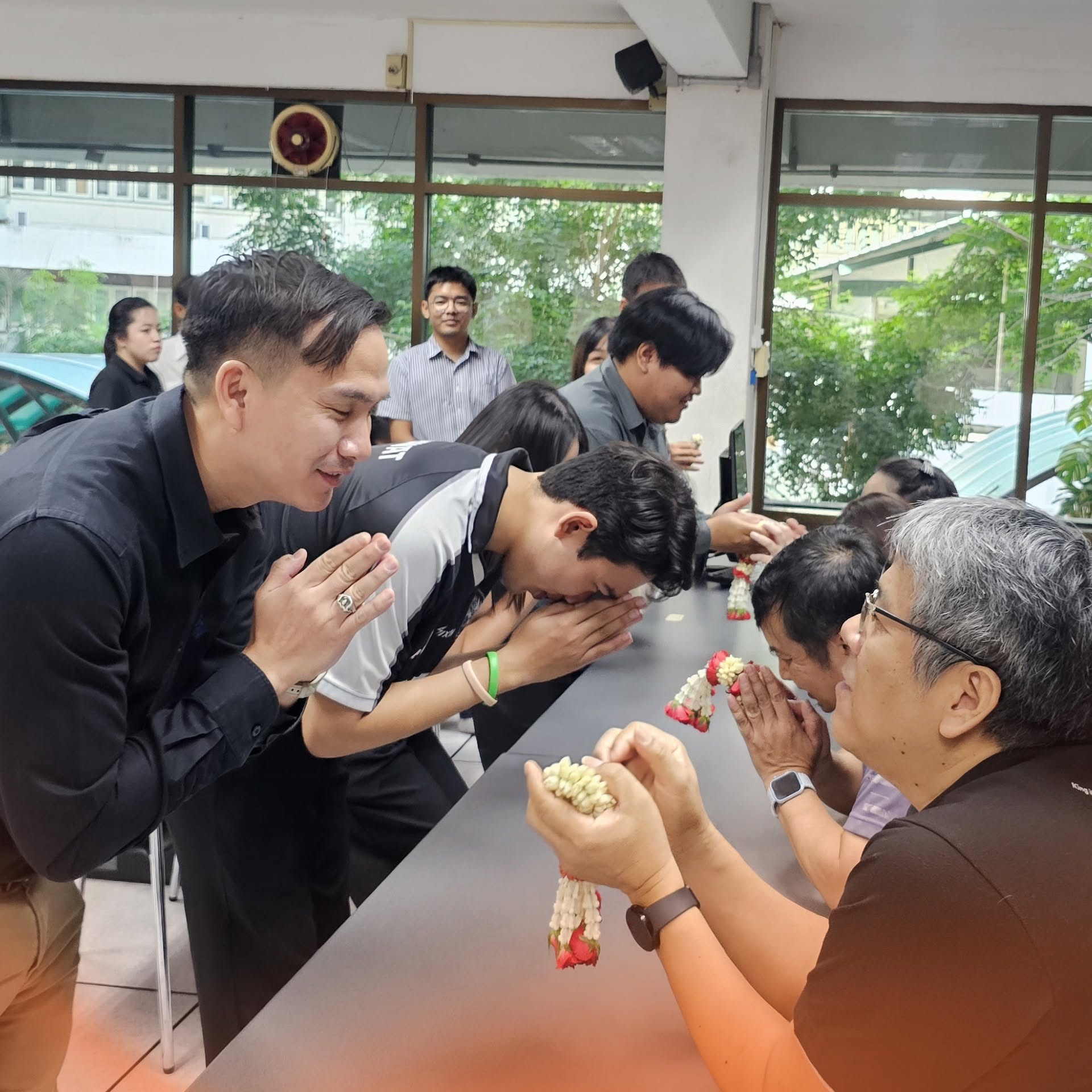 กิจกรรมไหว้ครู รับศิษย์สู่รั้วประดู่แดง และกล่าวยินดีต้อนรับนักศึกษาระดับบัณฑิตศึกษา ประจำปี 2569